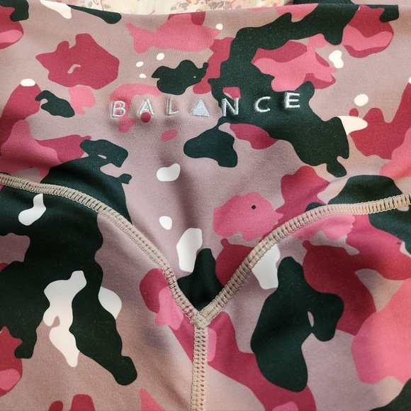 Balance Colorful Camouflage Athletic Pants Size M - Picture 4 of 4